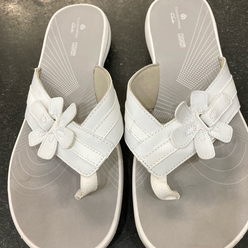 Clarks Cloudsteppers White Sandals-11